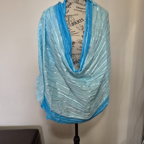 Wrap / Scarf - Picture 3 of 9